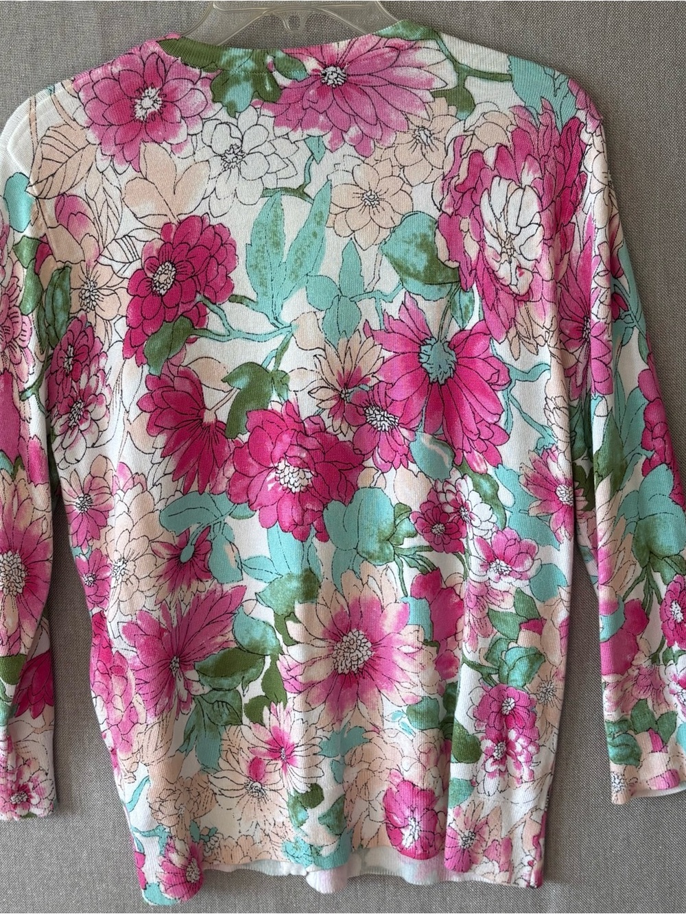 Cable & Gauge Pink Floral Crewneck Cardigan size large - Picture 4 of 5